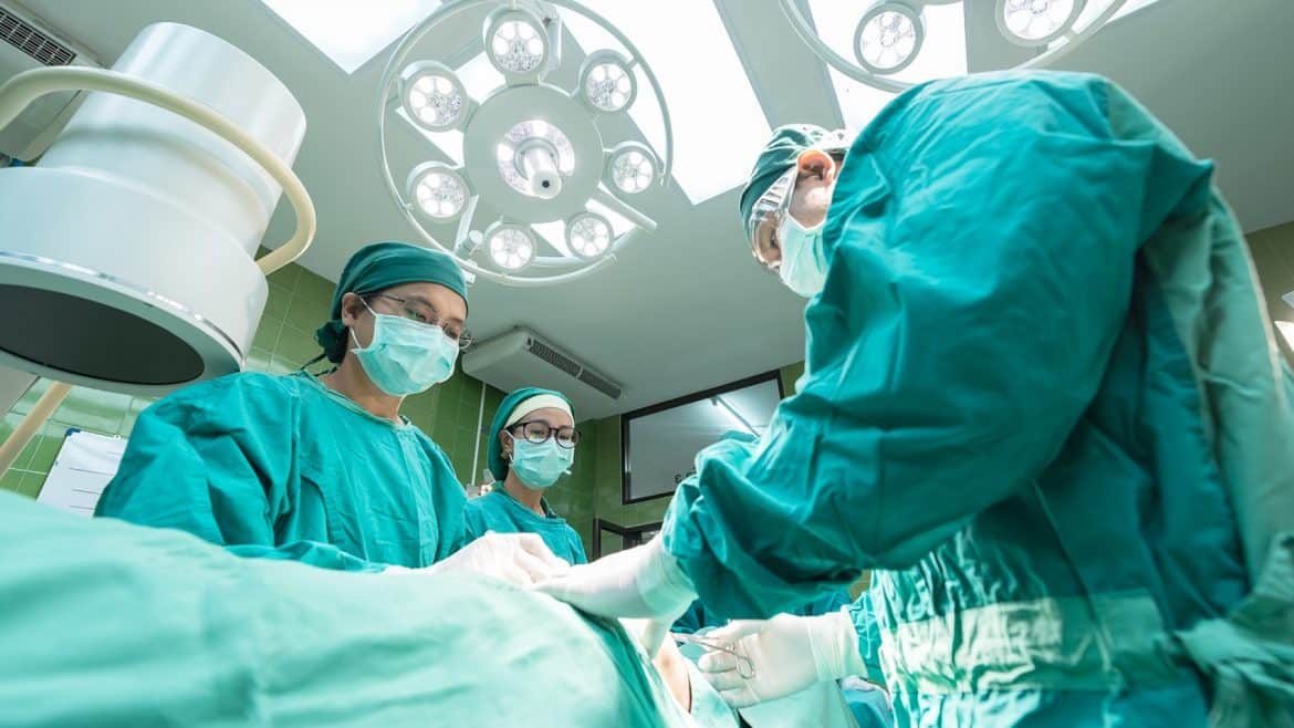 Chirurgie cardiaque : pourquoi faire l’opération dans un établissement professionnel ?