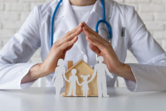 Délai de carence en mutuelle : qui peut en être exempté ?
